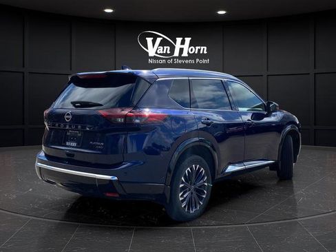 Used 2024 Nissan Rogue Platinum image 7