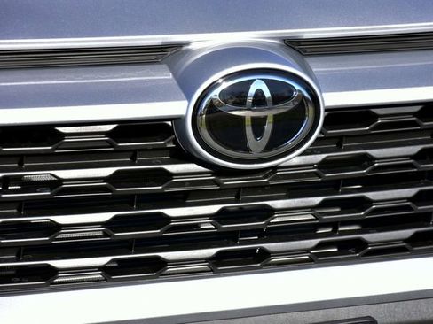 New 2025 Toyota RAV4 XLE Premium image 7