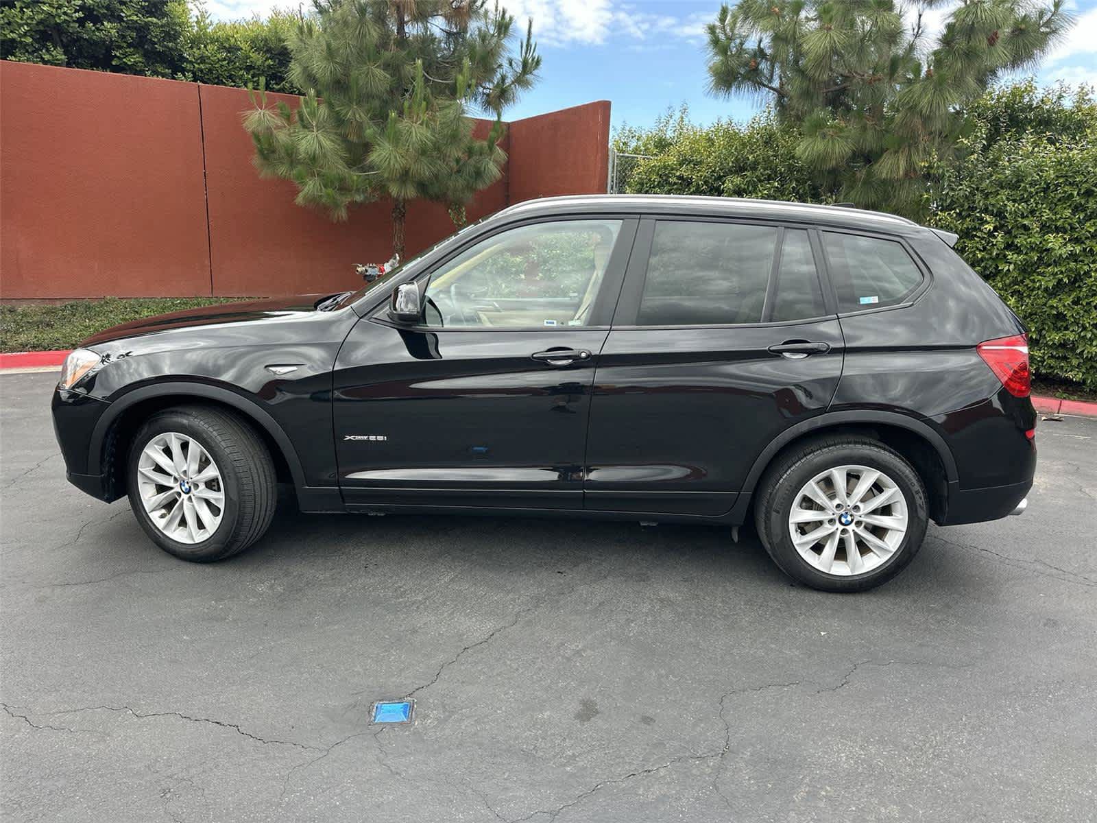 Used 2017 BMW X3 xDrive28i AWD/4WD image 3
