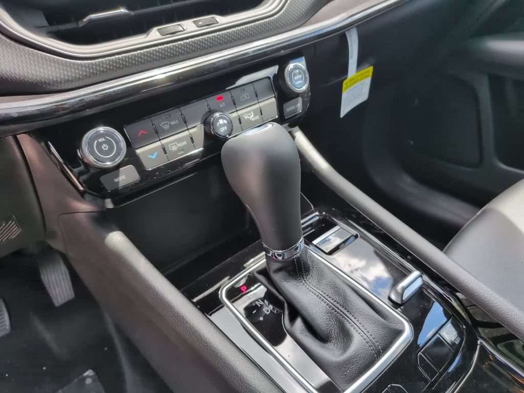 New 2026 Jeep Compass Latitude AWD/4WD image 34
