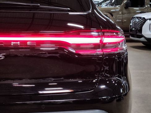 Used 2022 Porsche Macan S image 22