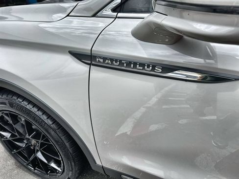 Used 2022 Lincoln Nautilus Reserve FWD image 4