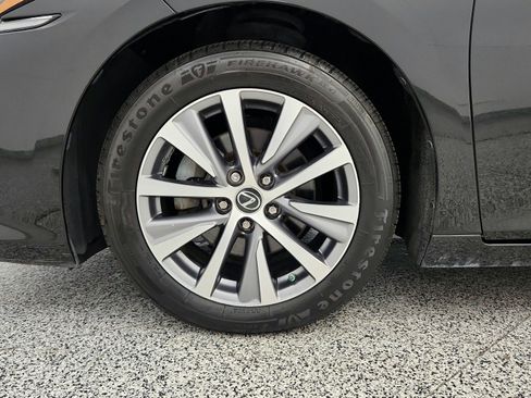 Used 2020 Lexus ES 300h w/ Premium Package FWD image 30