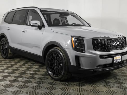 Used 2022 Kia Telluride SX w/ SX Prestige Package image 17