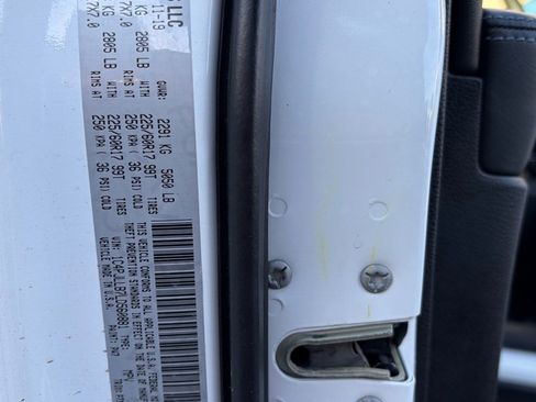 Used 2020 Jeep Cherokee Latitude Plus image 13