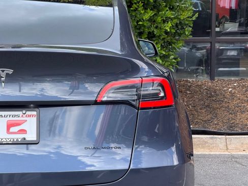 Used 2022 Tesla Model Y Long Range AWD/4WD image 15