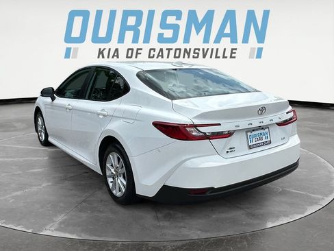 Used 2025 Toyota Camry LE w/ Convenience Package AWD/4WD image 4