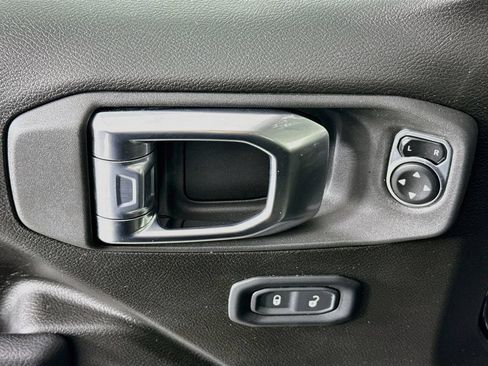 Used 2024 Jeep Gladiator Sport AWD/4WD image 18