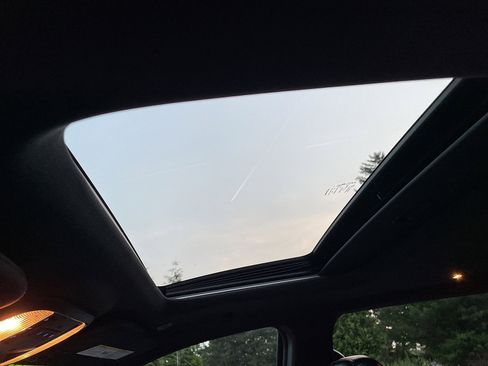 Used 2017 Jeep Grand Cherokee Limited image 34