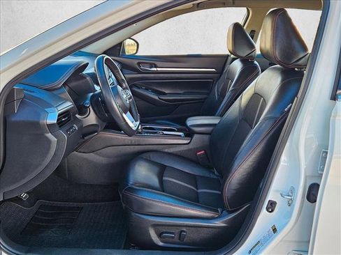 Used 2024 Nissan Altima 2.5 SR image 14