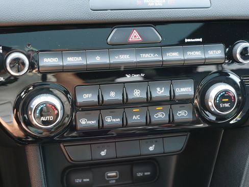 Used 2021 Kia Sportage S w/ S AWD Premium Package image 23