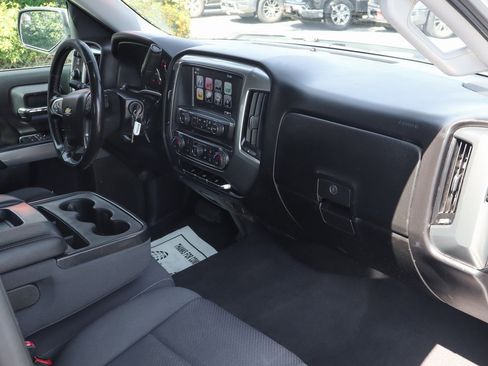 Used 2018 Chevrolet Silverado 1500 LT w/ Texas Edition image 39