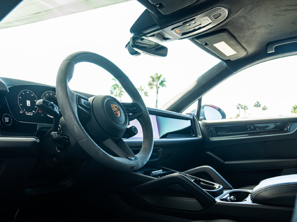 Certified 2024 Porsche Cayenne S AWD/4WD image 4