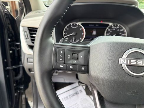 Used 2025 Nissan Rogue SV AWD/4WD image 27