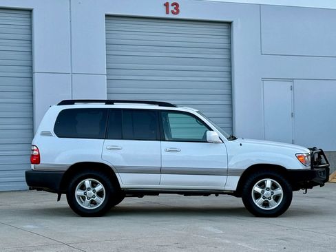 Used 2005 Toyota Land Cruiser AWD/4WD image 18