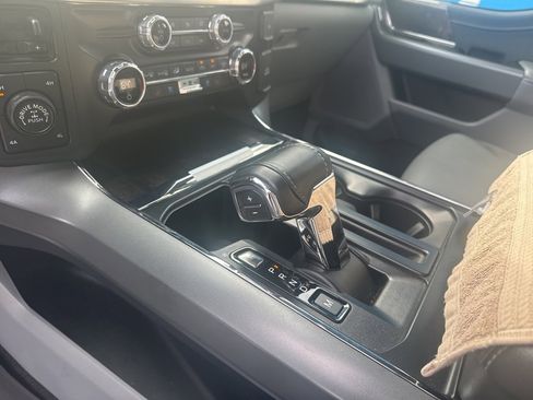 Used 2021 Ford F150 Lariat w/ Max Trailer Tow Package image 18