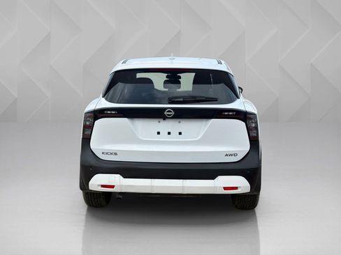 Used 2025 Nissan Kicks SV AWD/4WD image 6
