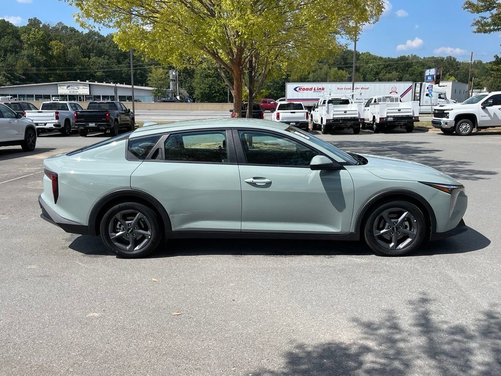 Used 2025 Kia K4 FWD image 8