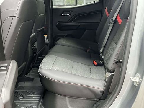 Used 2025 Chevrolet Colorado Z71 AWD/4WD image 18