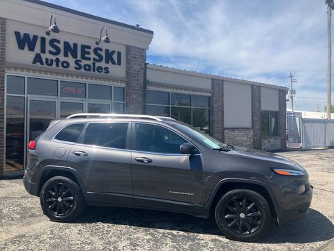 Used 2014 Jeep Cherokee Limited w/ Luxury Group AWD/4WD image 2
