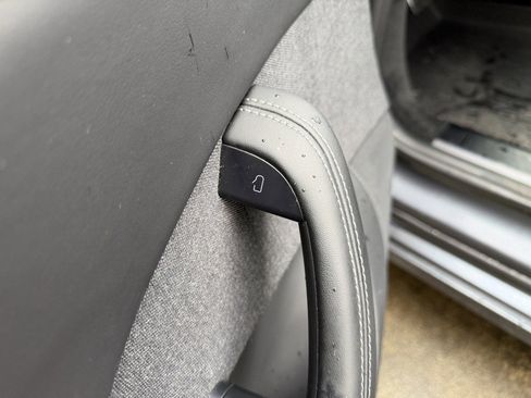 Used 2021 Tesla Model S Plaid image 16