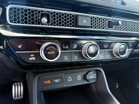 Certified 2025 Honda Civic Sport image 18