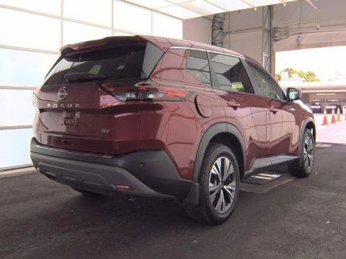 Used 2023 Nissan Rogue SV FWD image 4