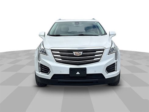 Used 2017 Cadillac XT5 Luxury w/ Driver Awareness Package image 3