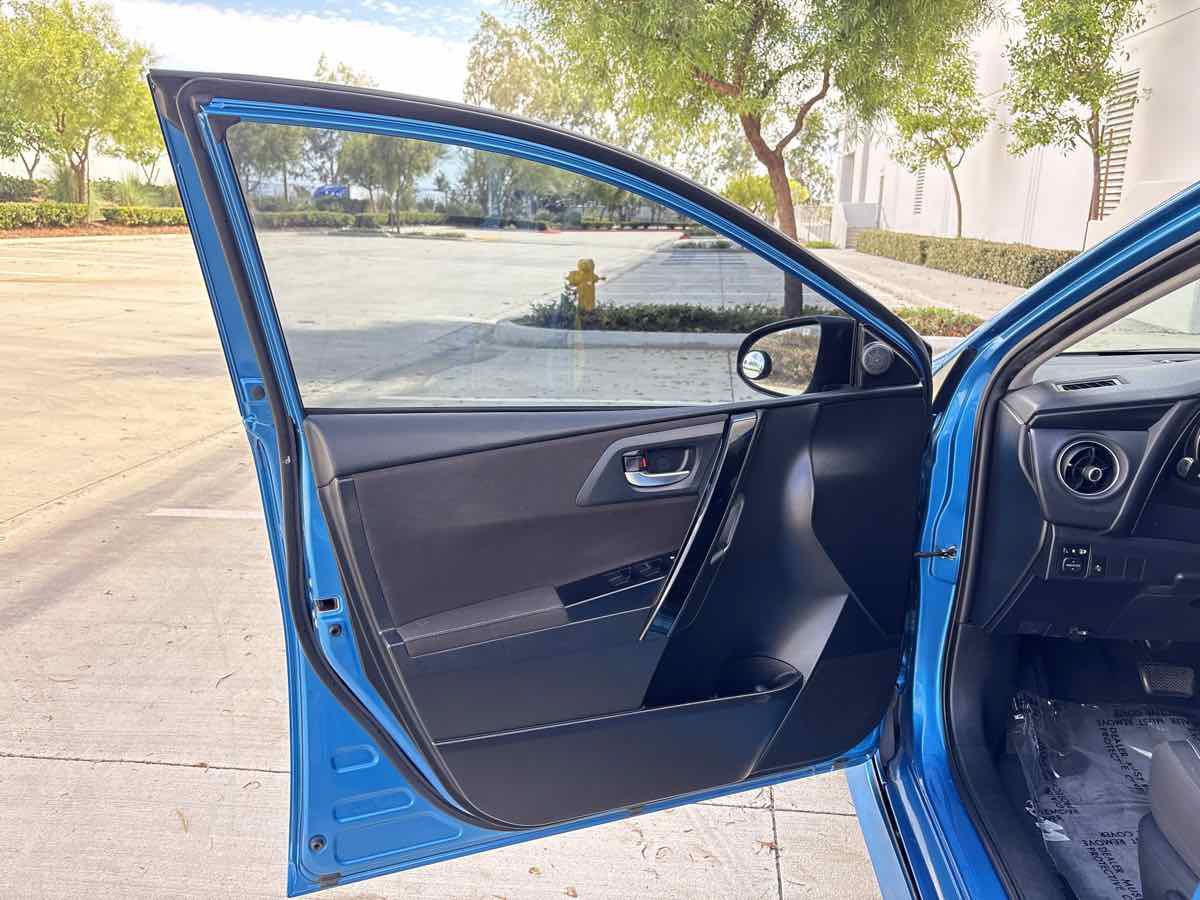 Used 2017 Toyota Corolla iM w/ Carpet Mat Package FWD image 18