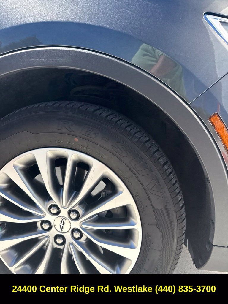 Used 2017 Lincoln MKX Select w/ Select Plus Package AWD/4WD image 8