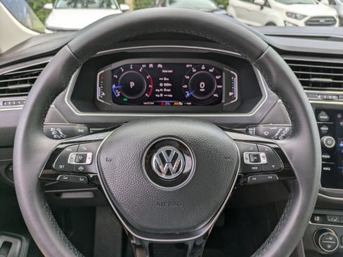 Used 2020 Volkswagen Tiguan SEL image 26