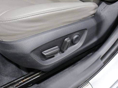 Used 2022 Toyota Camry XLE w/ Cold Weather Package FWD image 12