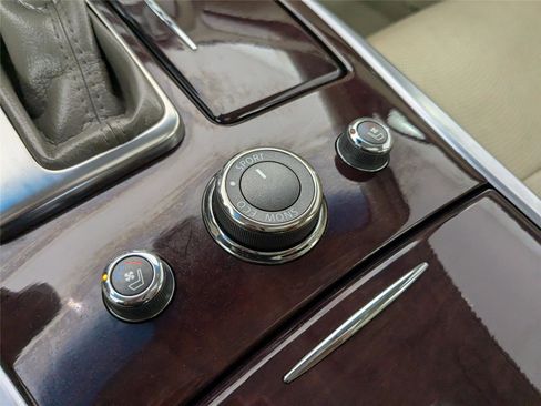 Used 2019 INFINITI Q70 L 3.7 image 23