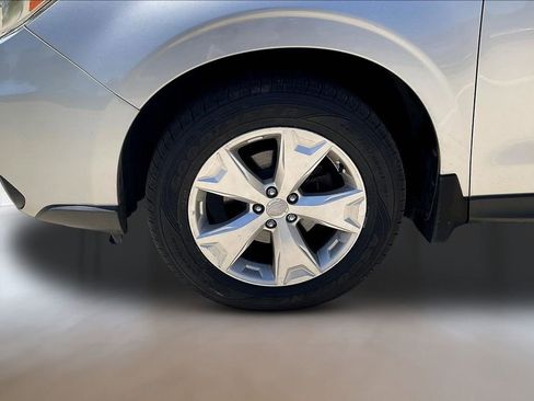 Used 2015 Subaru Forester 2.5i Premium w/ All-Weather Package AWD/4WD image 33