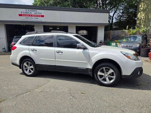 Used 2013 Subaru Outback 3.6R Limited image 23