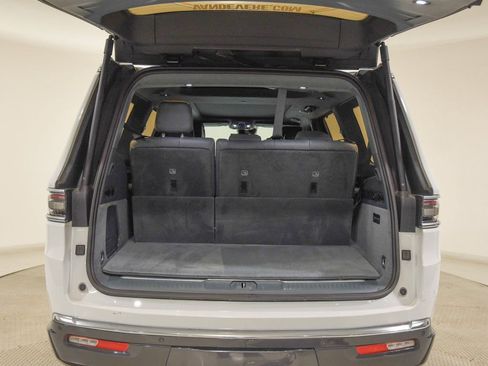 Used 2022 Jeep Grand Wagoneer Series II w/ Premium Group II image 13