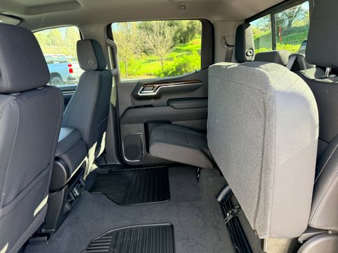 New 2026 GMC Sierra 1500 SLE w/ X31 Off-Road Package image 9