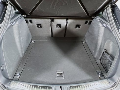 New 2026 Porsche Macan Base image 28