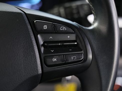 Used 2023 Hyundai Venue SEL FWD image 35