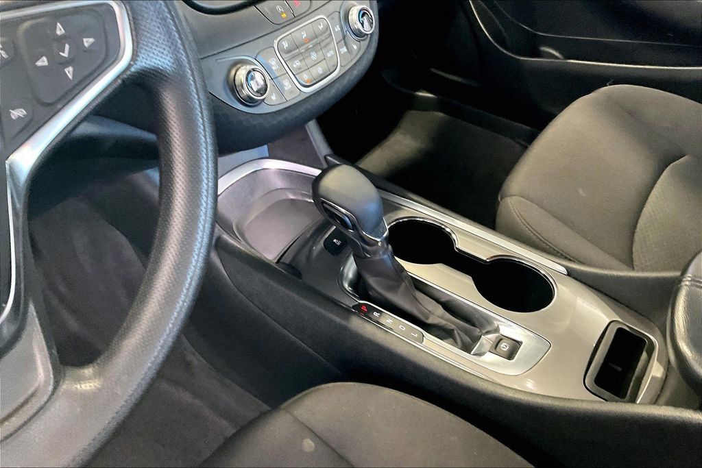 Used 2024 Chevrolet Malibu LT FWD image 11