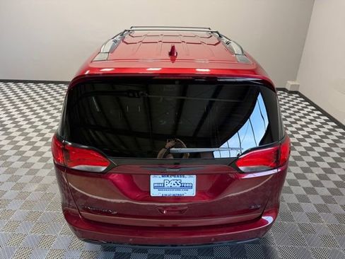Used 2020 Chrysler Pacifica Touring-L AWD/4WD image 11