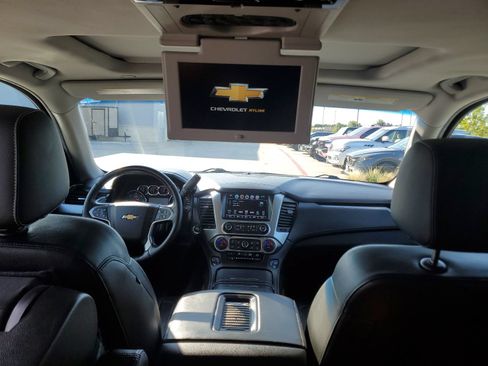 Used 2017 Chevrolet Suburban Premier AWD/4WD image 28