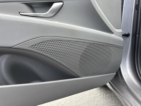 Certified 2025 Hyundai Elantra Sport image 21