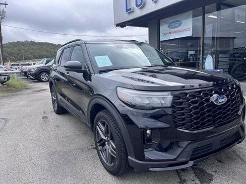 Used 2025 Ford Explorer ST-Line w/ ST-Line Street Pack AWD/4WD image 1