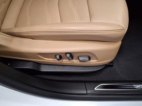 Certified 2023 Cadillac XT5 Sportv w/ Platinum Package image 11