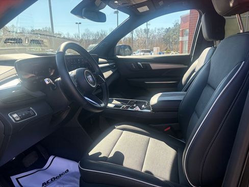 Used 2025 Buick Enclave Preferred image 11