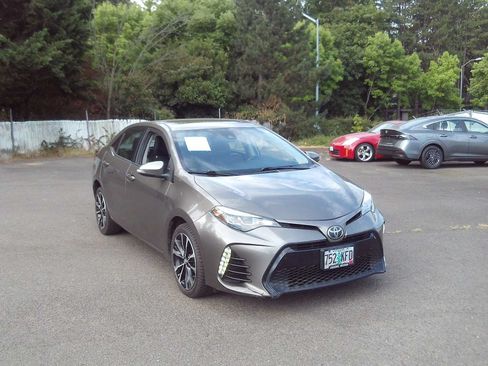 Used 2017 Toyota Corolla SE w/ Carpet Mat Package (TMS) FWD image 7