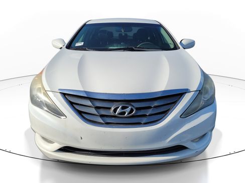 Used 2011 Hyundai Sonata SE FWD image 2