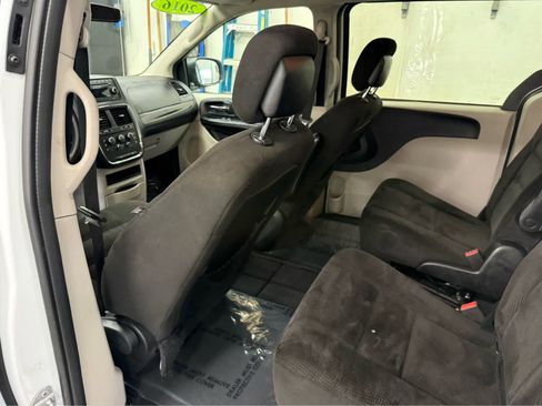 Used 2016 Dodge Grand Caravan SE w/ Quick Order Package 29E SE image 21