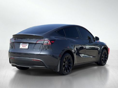 Used 2024 Tesla Model Y Long Range AWD/4WD image 8